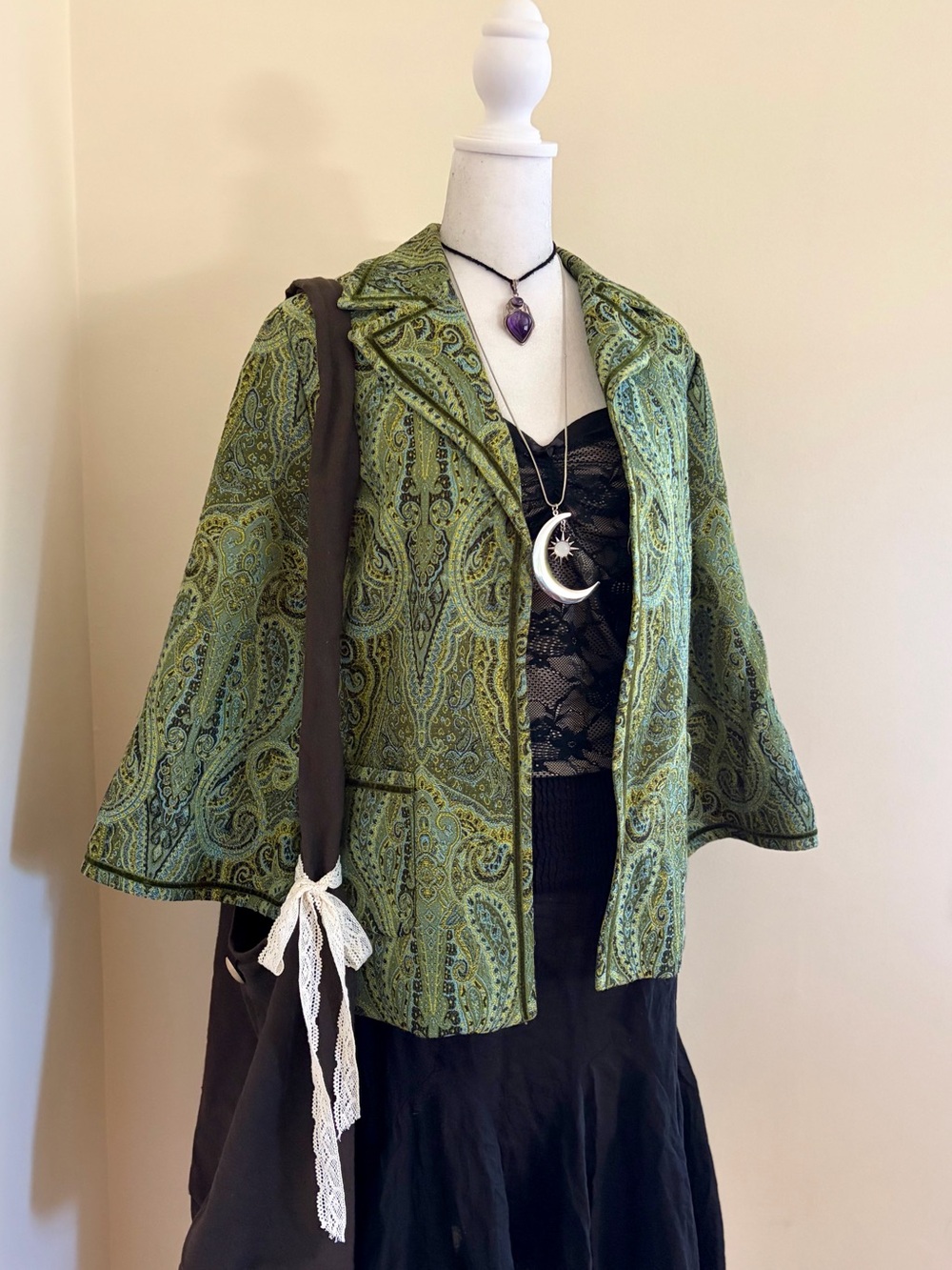 Vintage Y2K whimsygoth green embroidered paisley tapestry velvet trim blazer 16